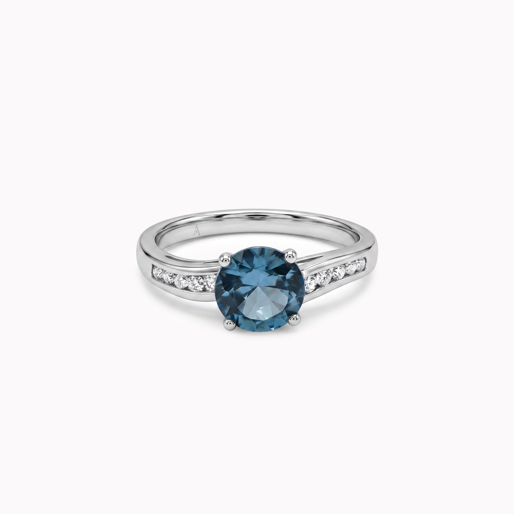 Curvy Blue - 1.50 carat - White Gold 18k