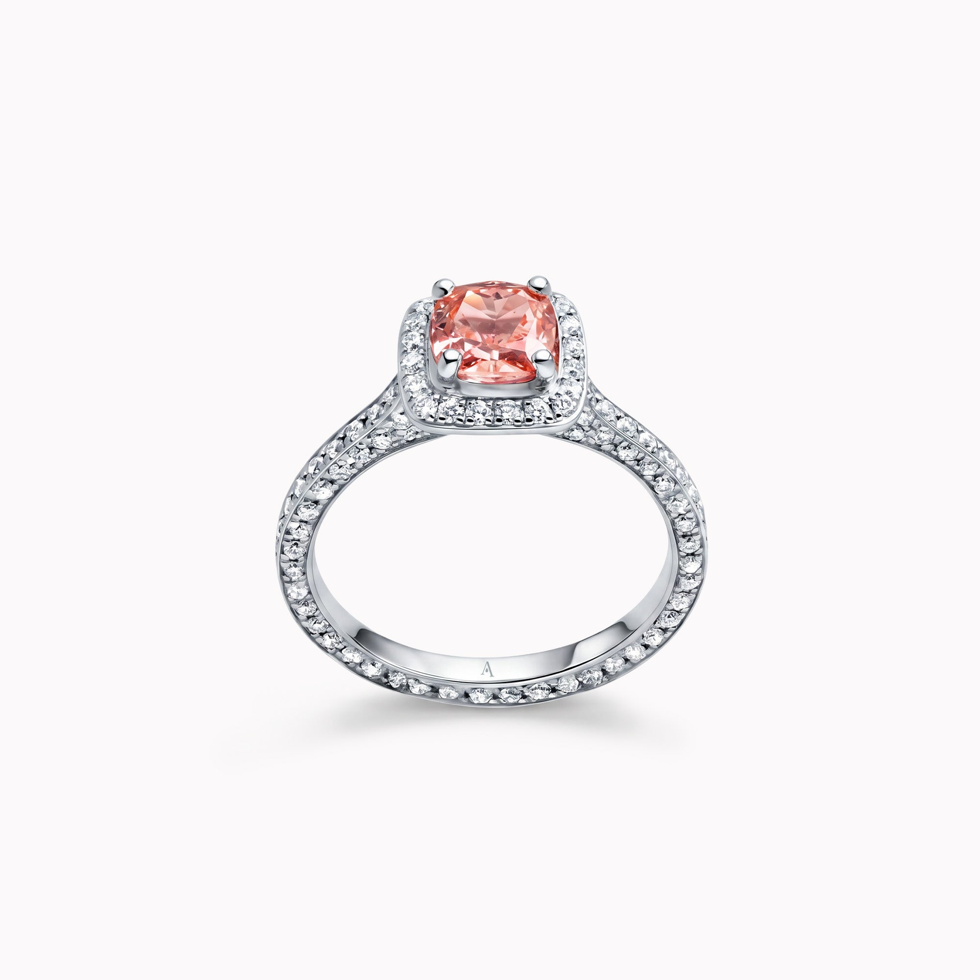 Solitario 84 Roses con diamante rosa talla cojín