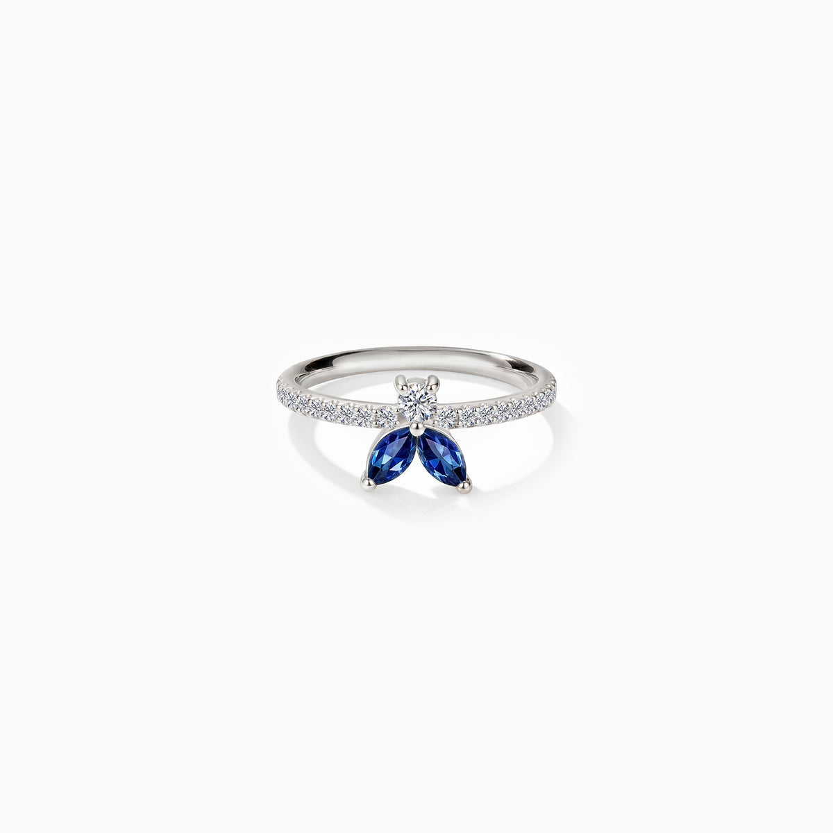 The Fancy Little Bee Saphir bleu - or blanc 18k