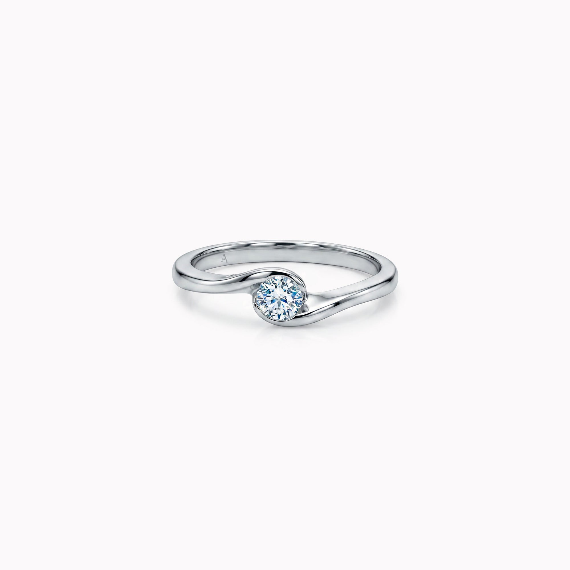 Un Petit Twist – 0.25 ct – 18k white gold