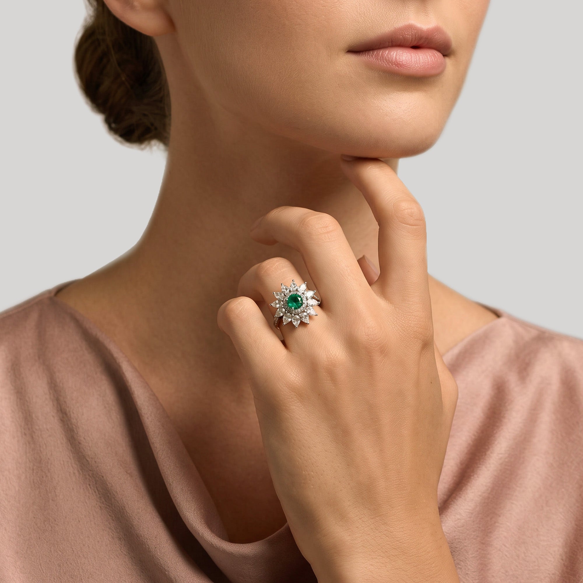 The fantastic Blooming Flower – 18k white gold