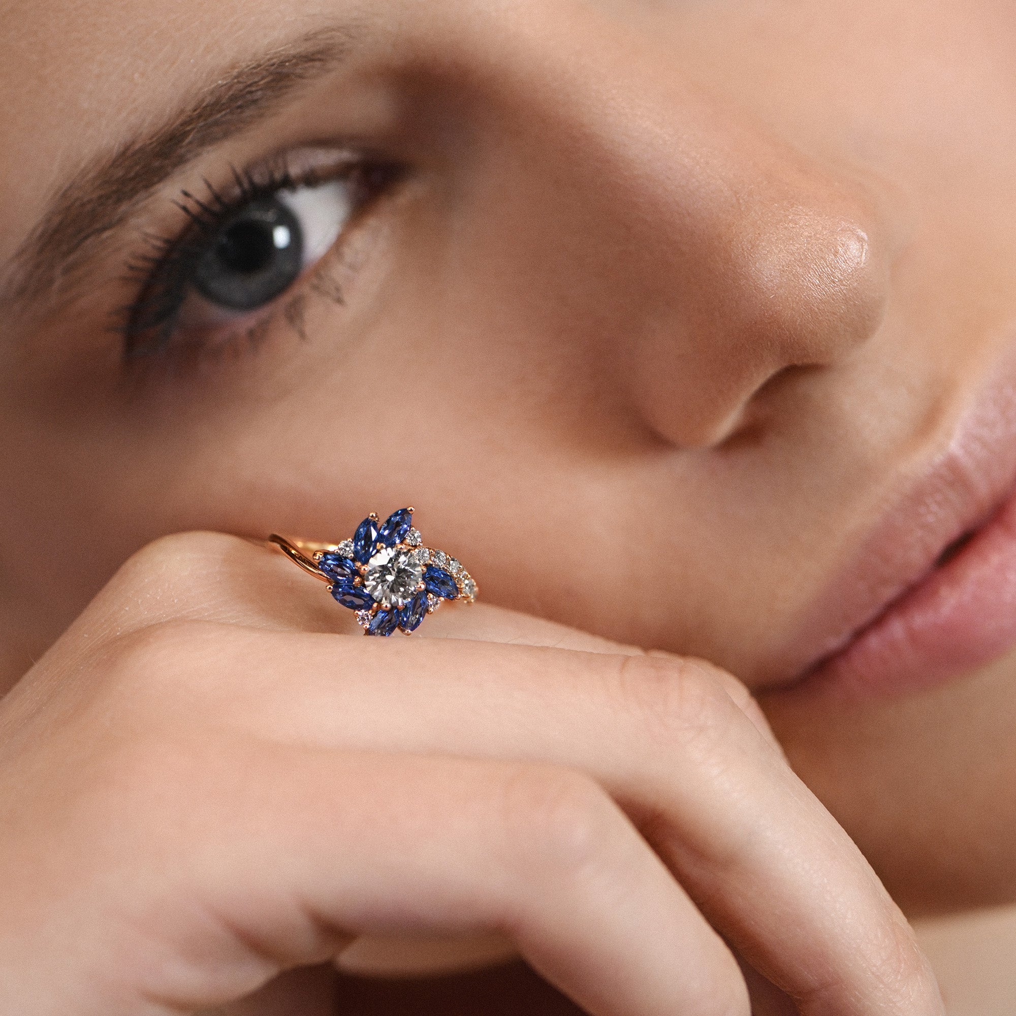 Enigmatic Nightflower - oro amarillo 18k