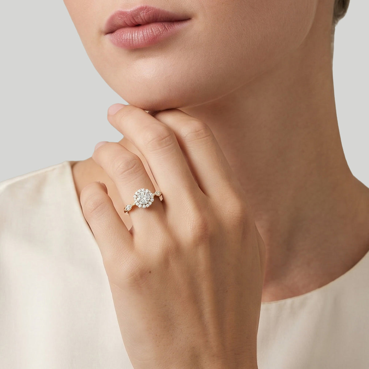 The Fancy Funkee Flying Girl – 0.75 ct – 18k yellow gold