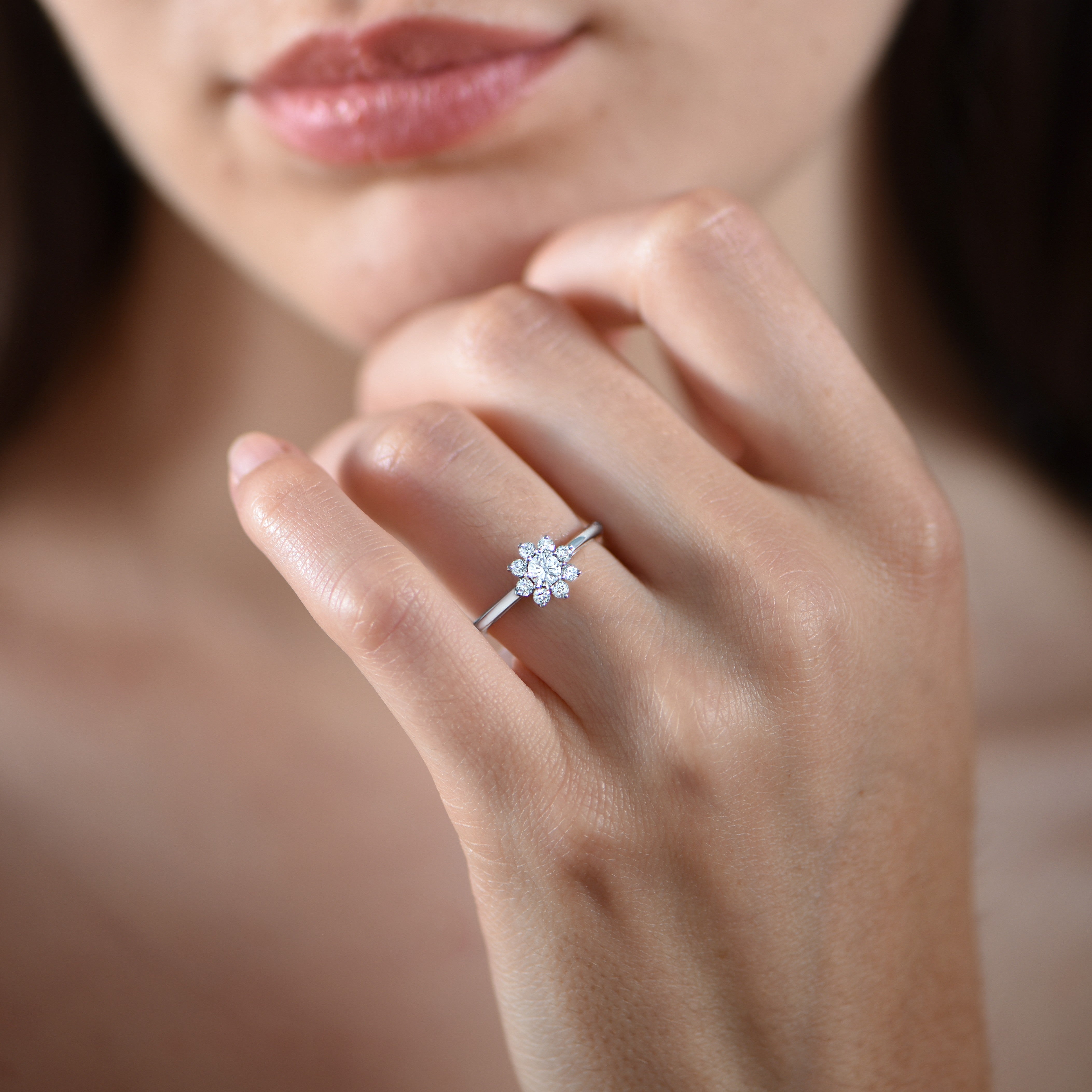 The Little Blooming Flower 0.10 carats - Platinum 950