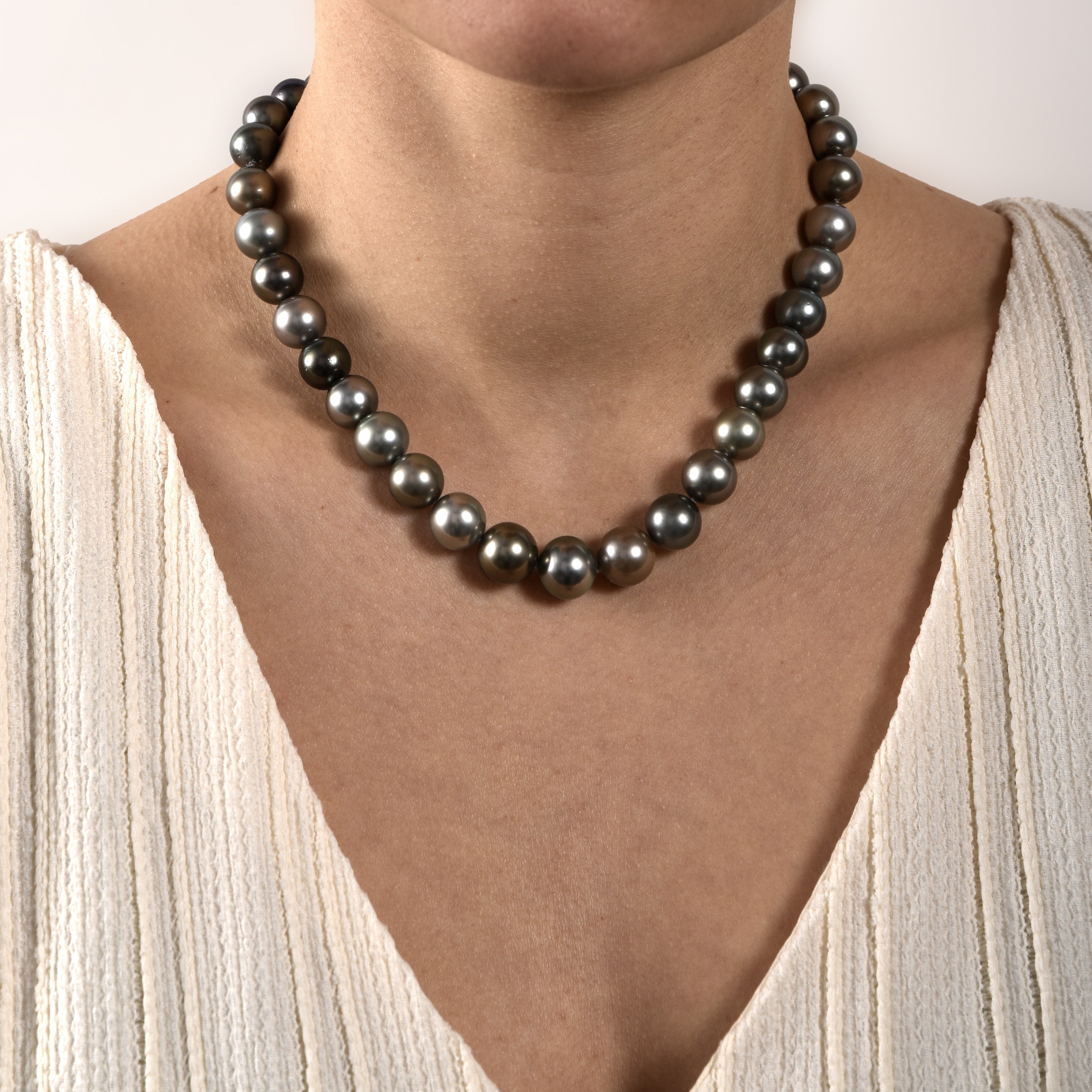 Multicolored Tahitian pearl necklace