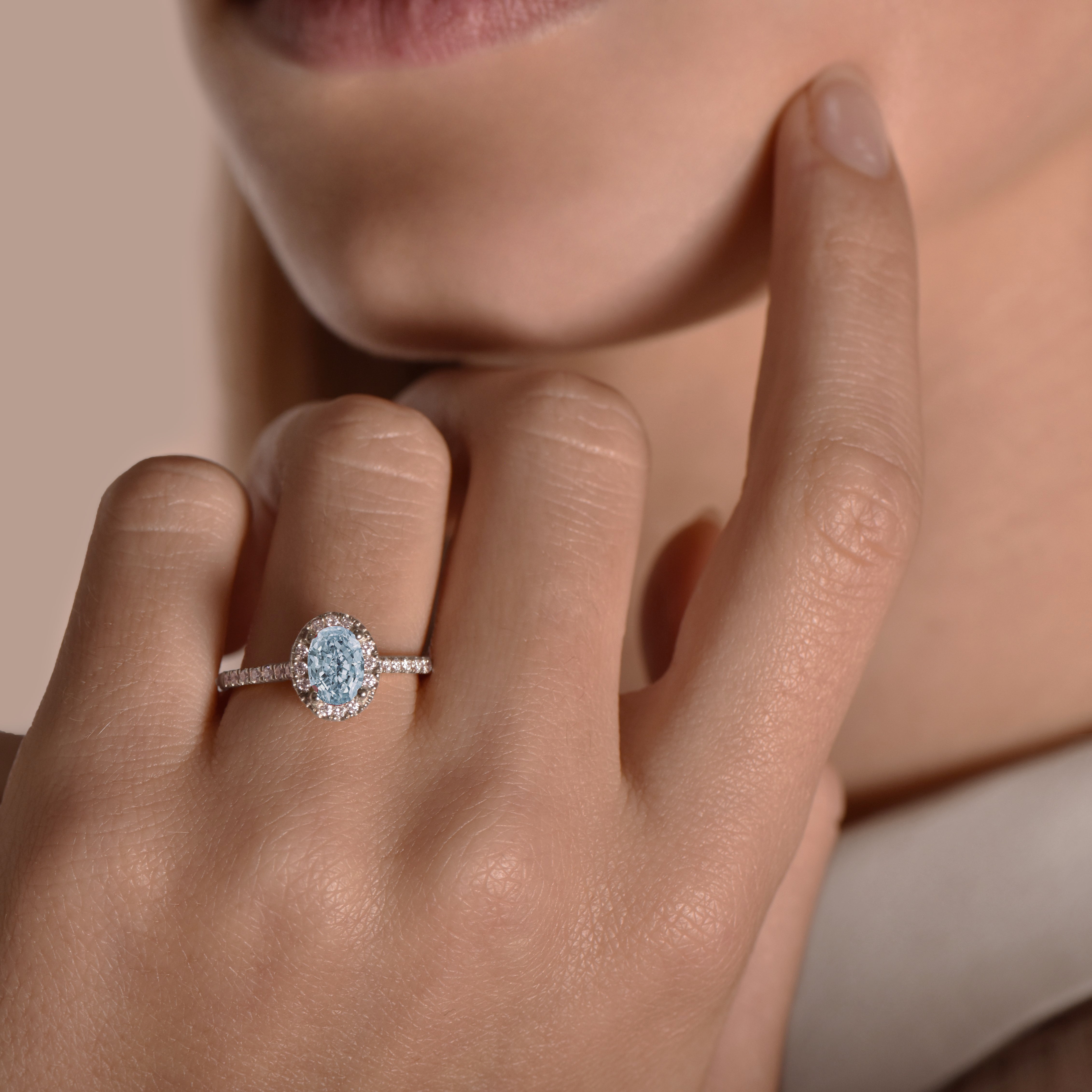 The Blue Green Temple of Saturn 0.75 carats - platino 950 – Anillo de compromiso oro 18k – vista portada