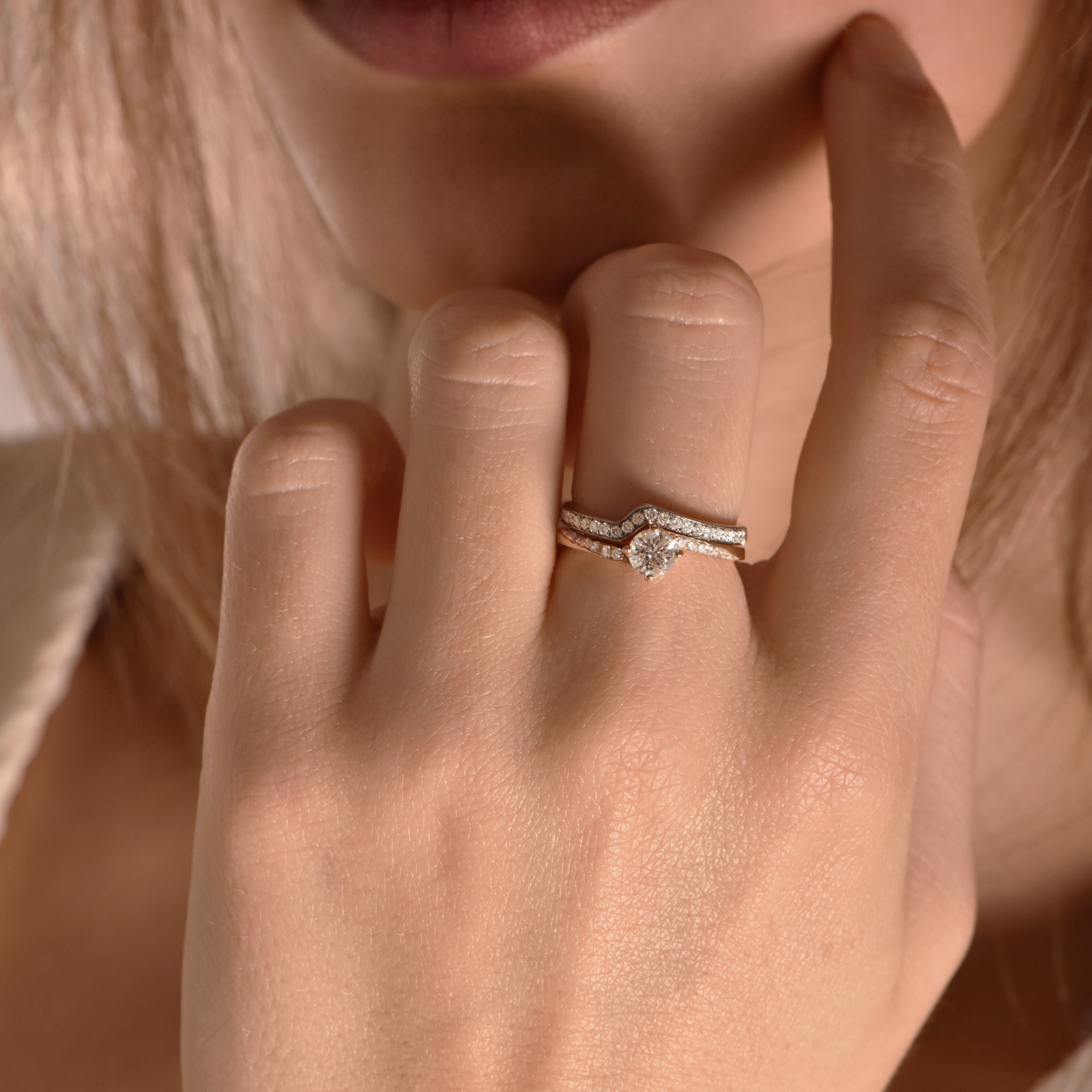 The Fancy Lover - whitegold 18k – Wedding Band AGUAdeORO and ring gold 18k – Front view