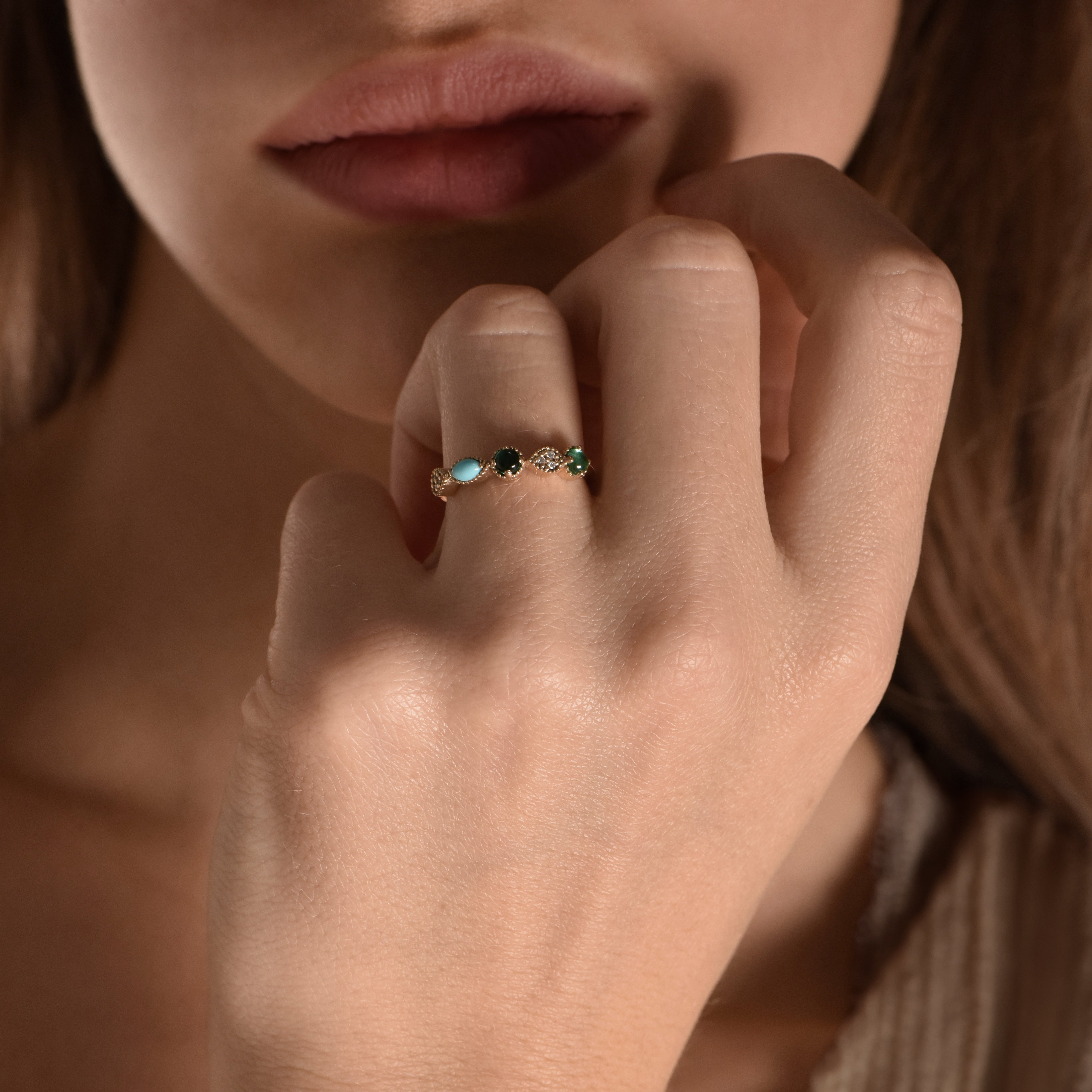 The Majestic Lady - or jaune 18k – Bague en or 18k – porté de face