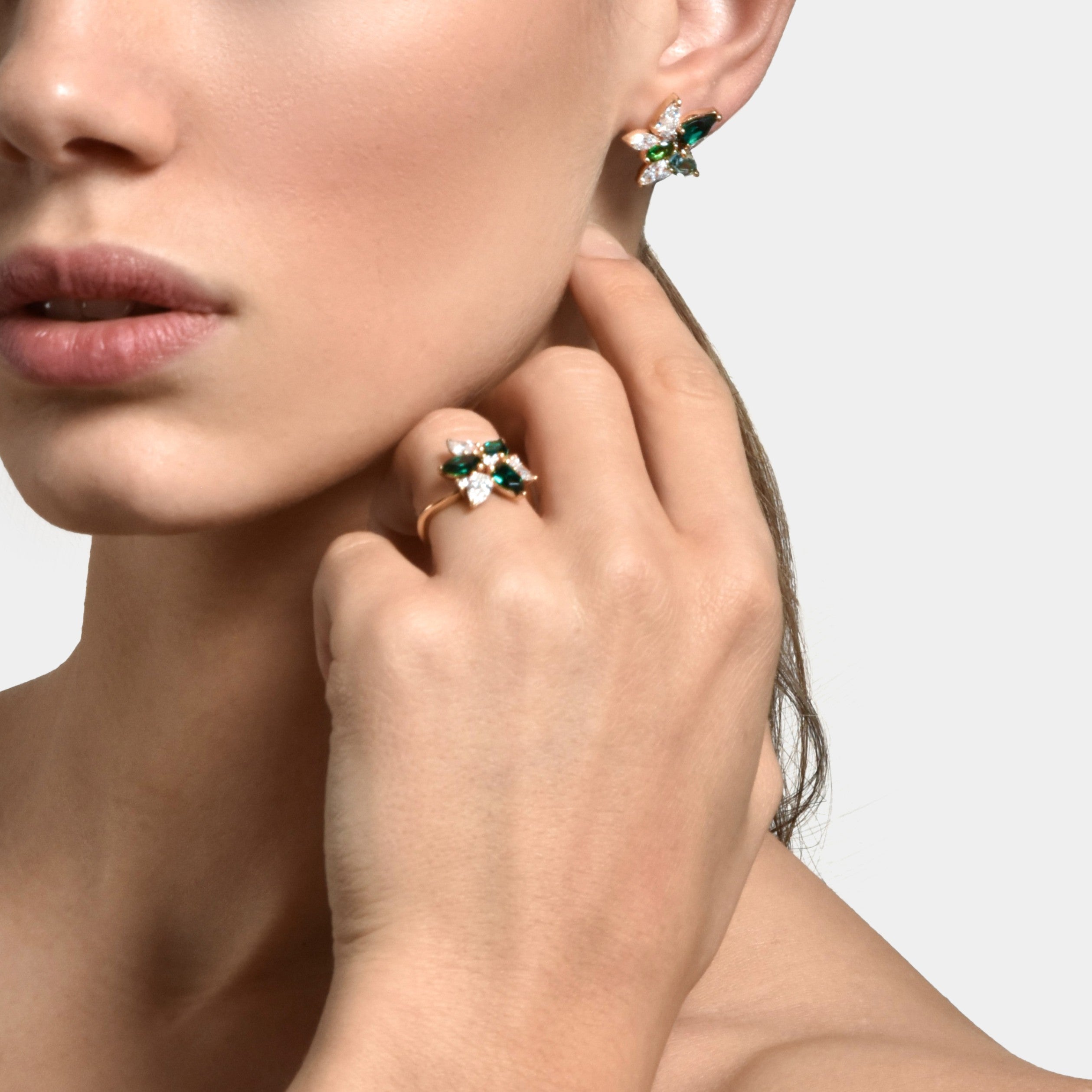 Aretes Wild Forest - oro blanco 18k – Arete oro 18k – vue de profil