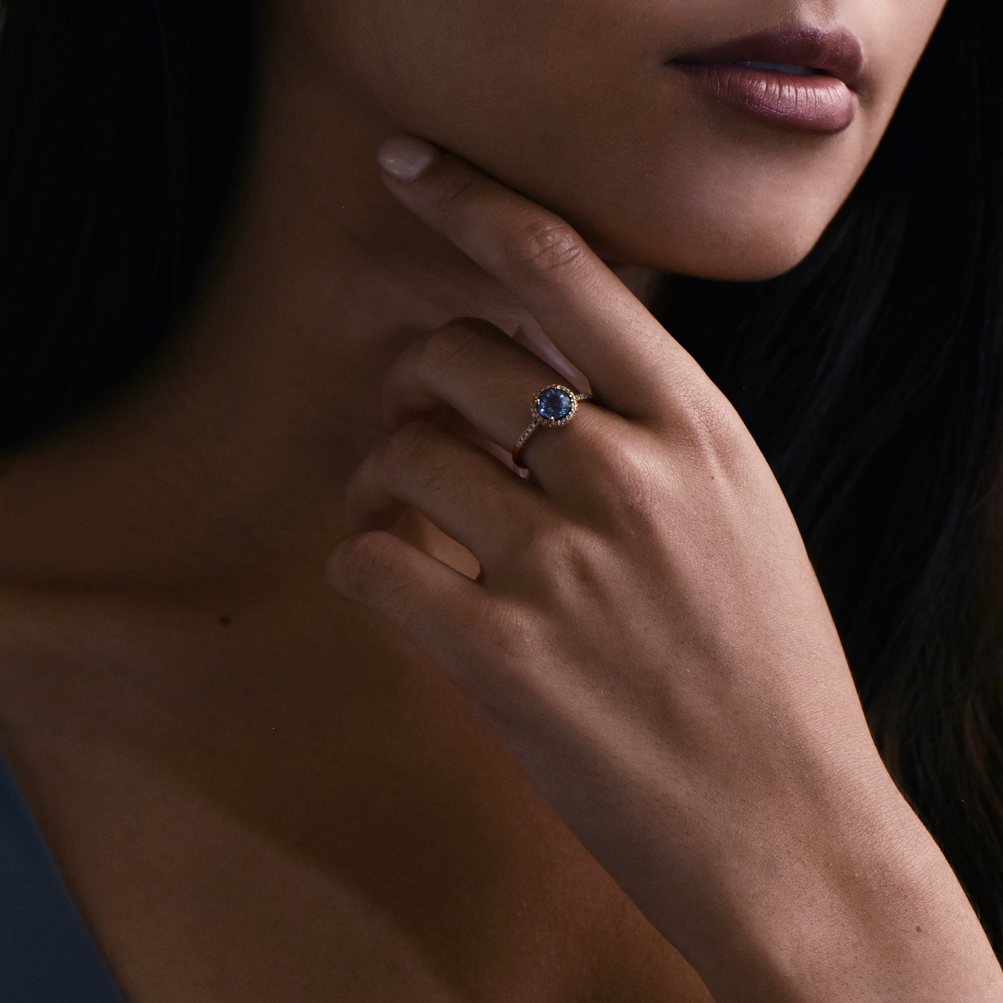 Pretty Blue Eyes - 0.80 carat - oro amarillo 18k – Anillo de compromiso oro 18k – vista frontal