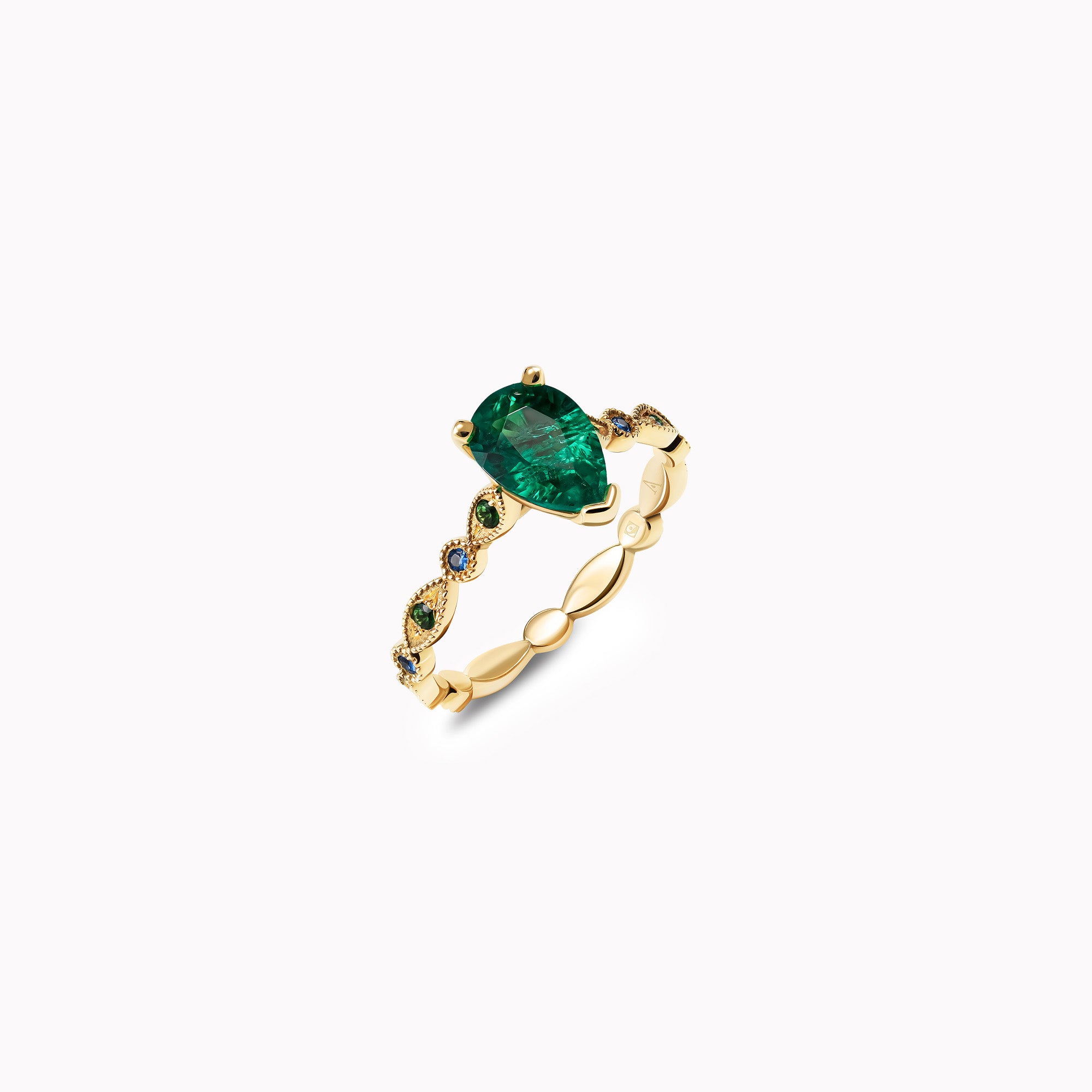 Rainforest Blossom – 18k yellow gold