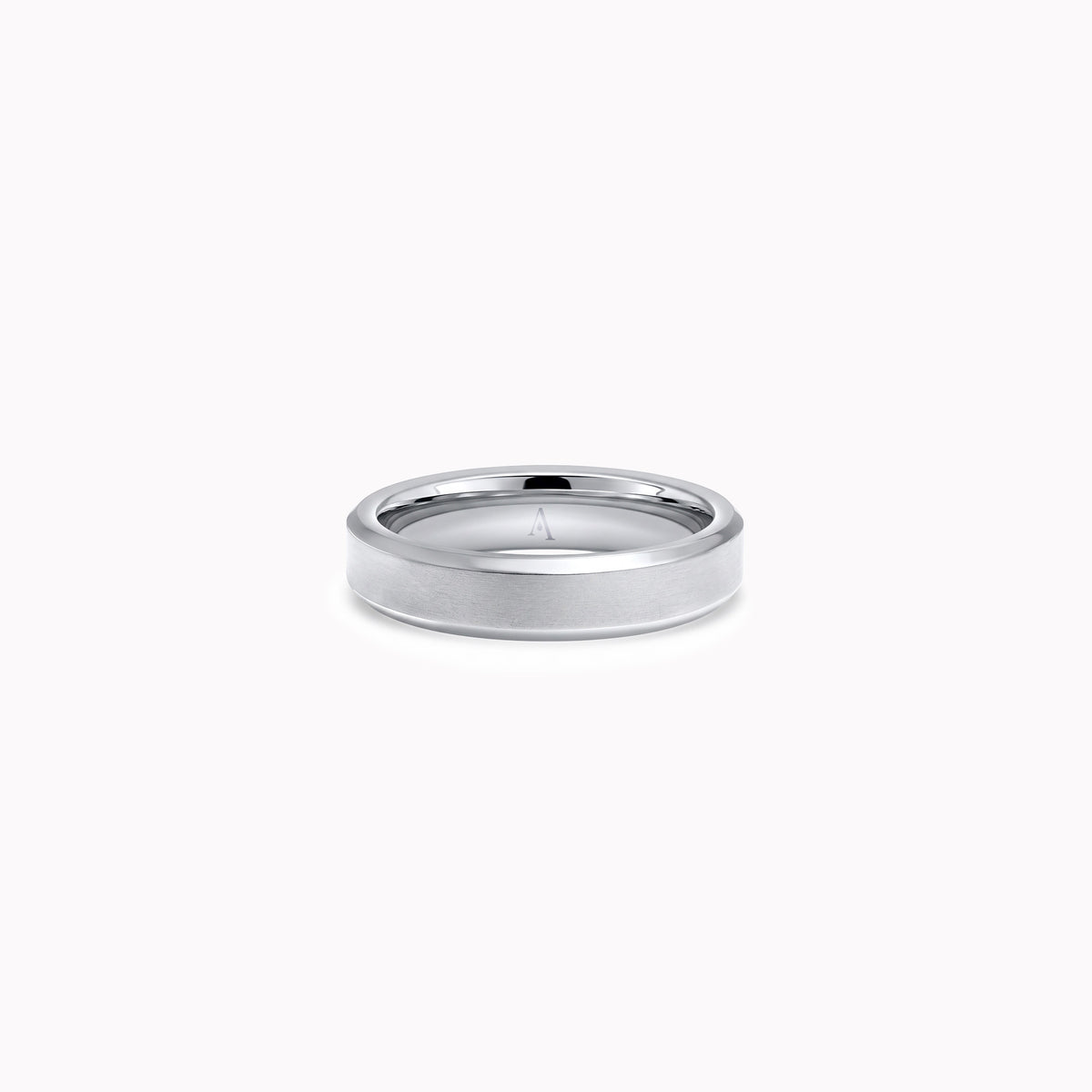 The Bevelled Edges – oro blanco 18k