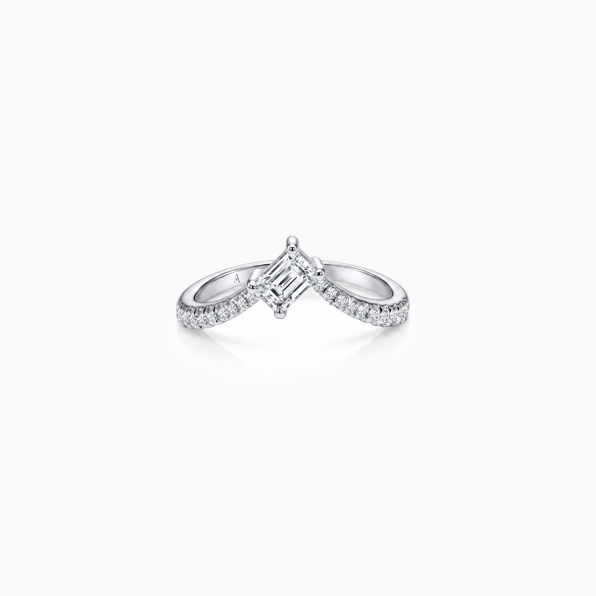 The Fancy Little Ice Skating Girl - 0.30 ct - oro blanco 18k