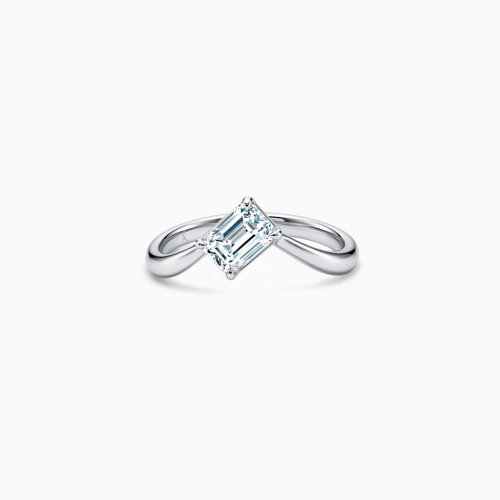 The Little Ice Skating Girl – 0.65 ct – platinum 950