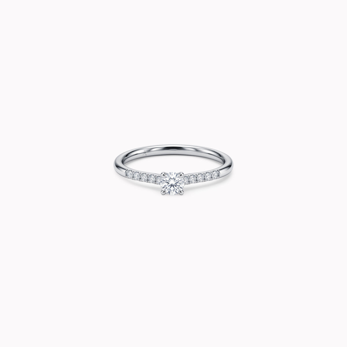 The Fancy V-shape – 0.15 ct – 18k white gold
