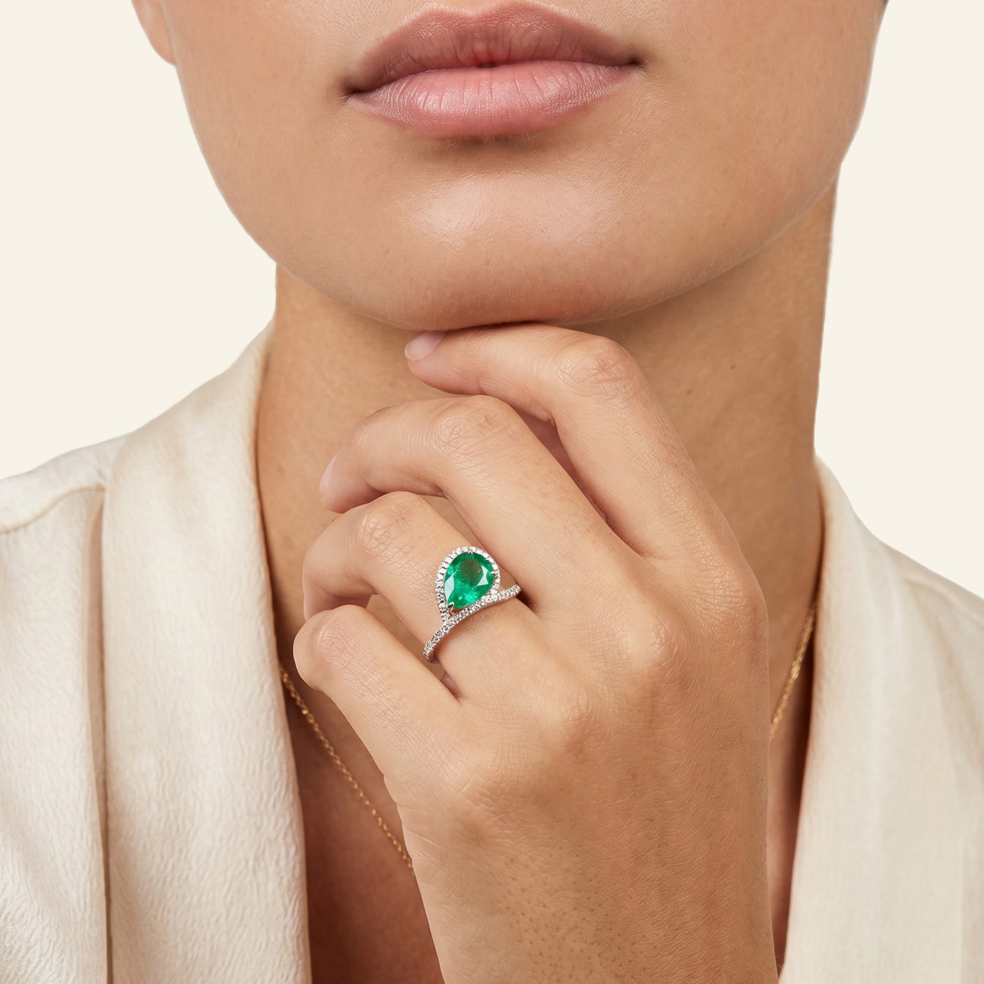 Majestic Wavy Green 2.00 carats - White Gold 18k