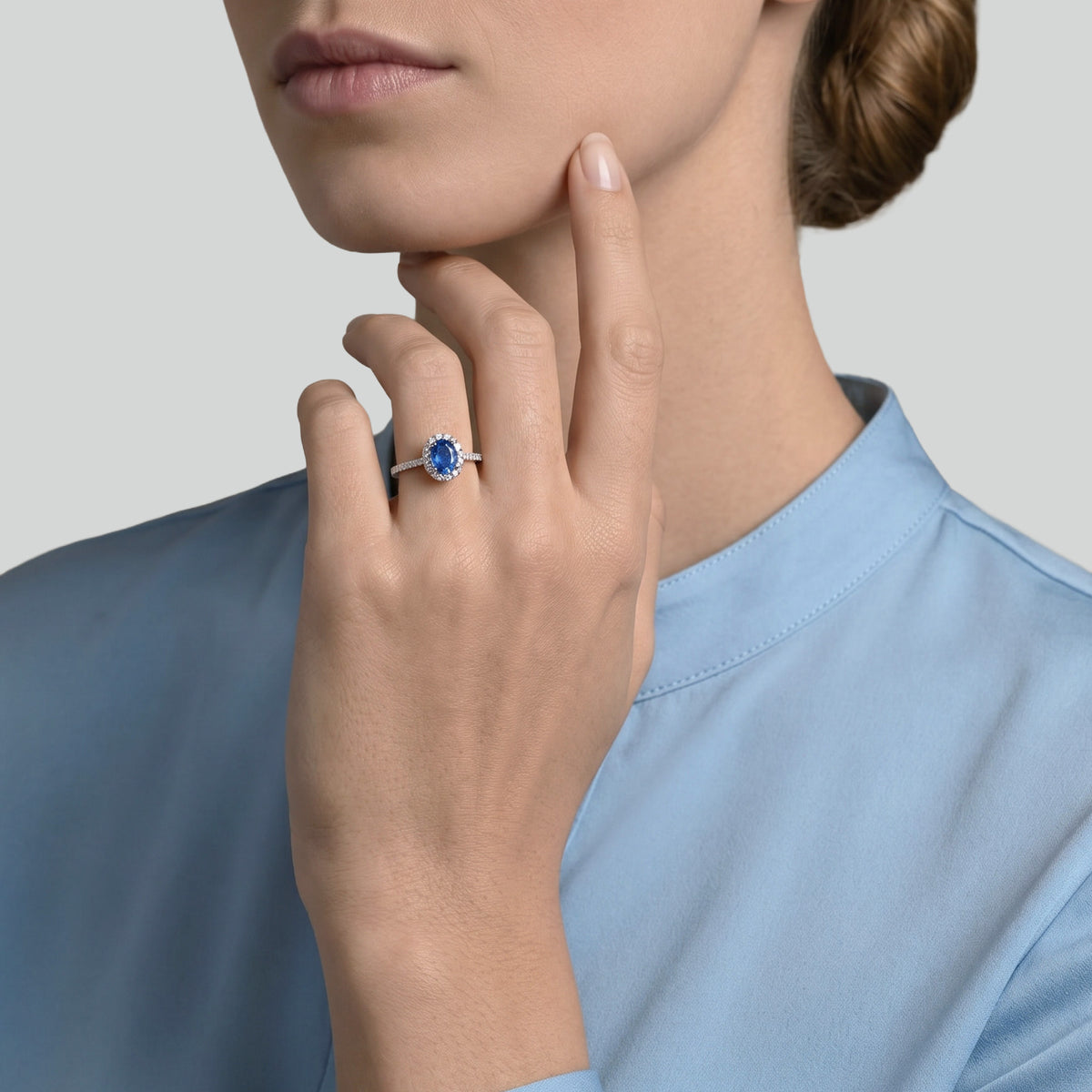 The Blue Temple of Saturn – 0.75 ct – 18k white gold