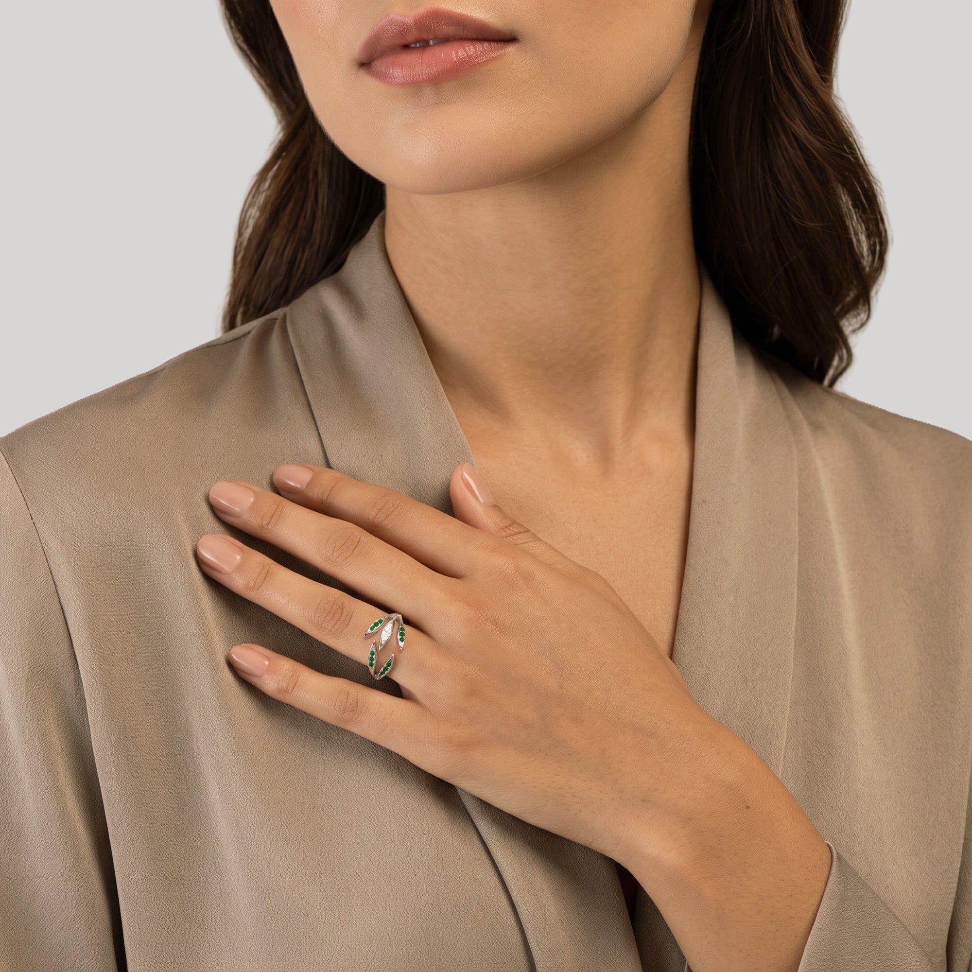 The Little Green Leaves – 18k white gold