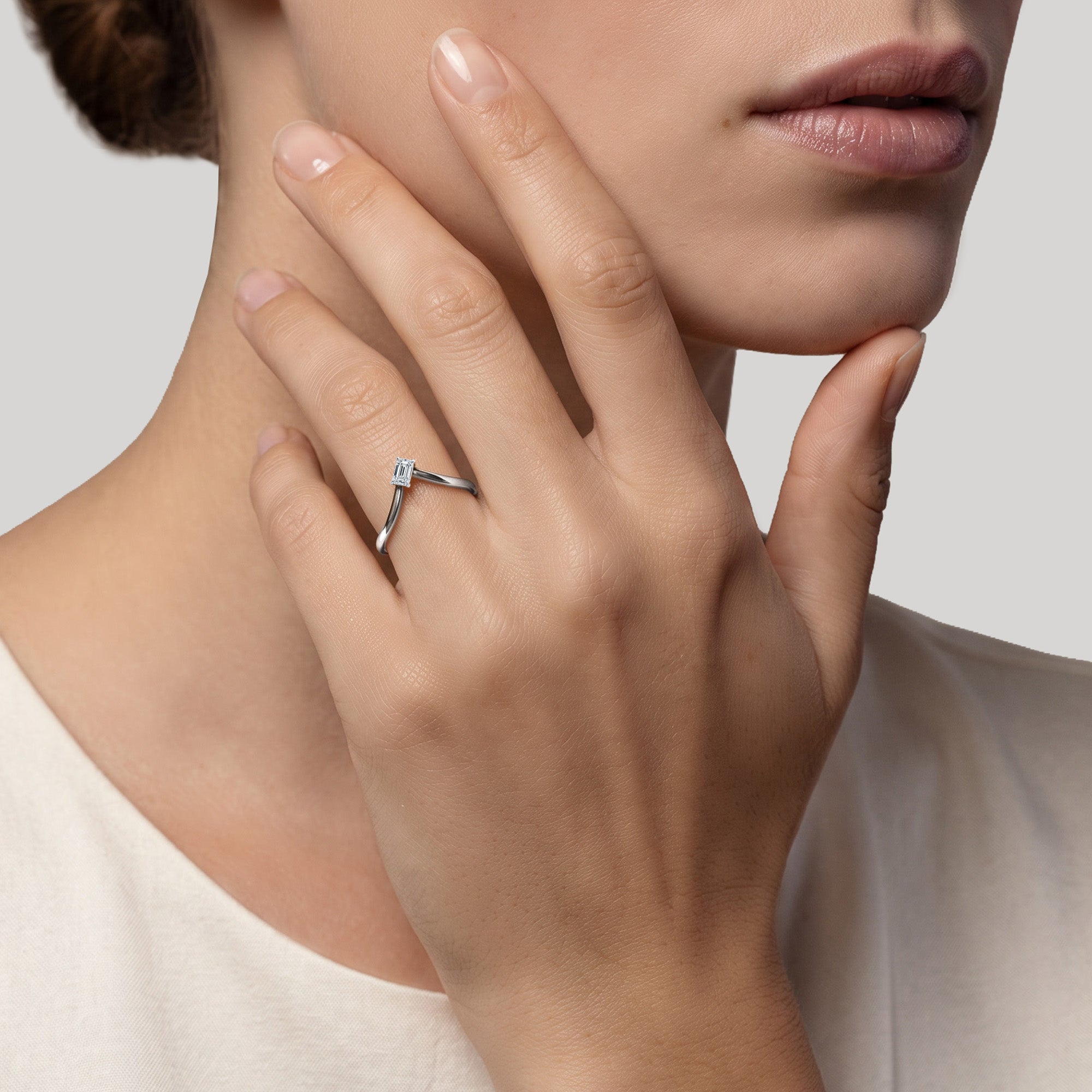 The Little Ice Skating Girl – 0.20 ct – 18k white gold