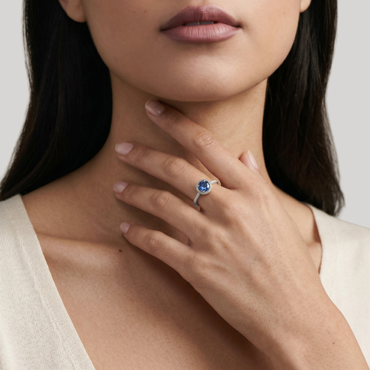 Pretty Blue Eyes - 0.80 ct - platino 950