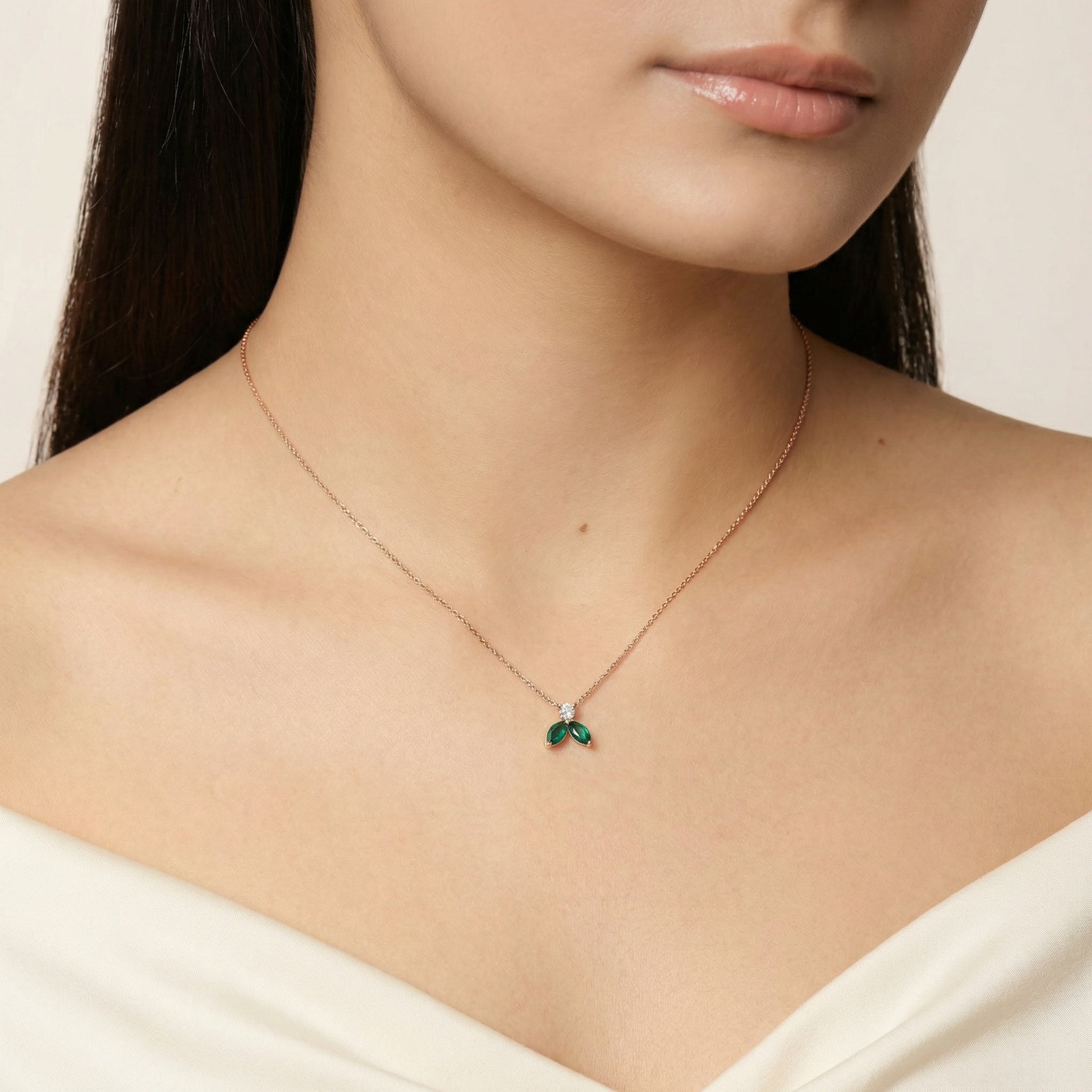 Necklace The Little Bee verte  M - red gold 18k