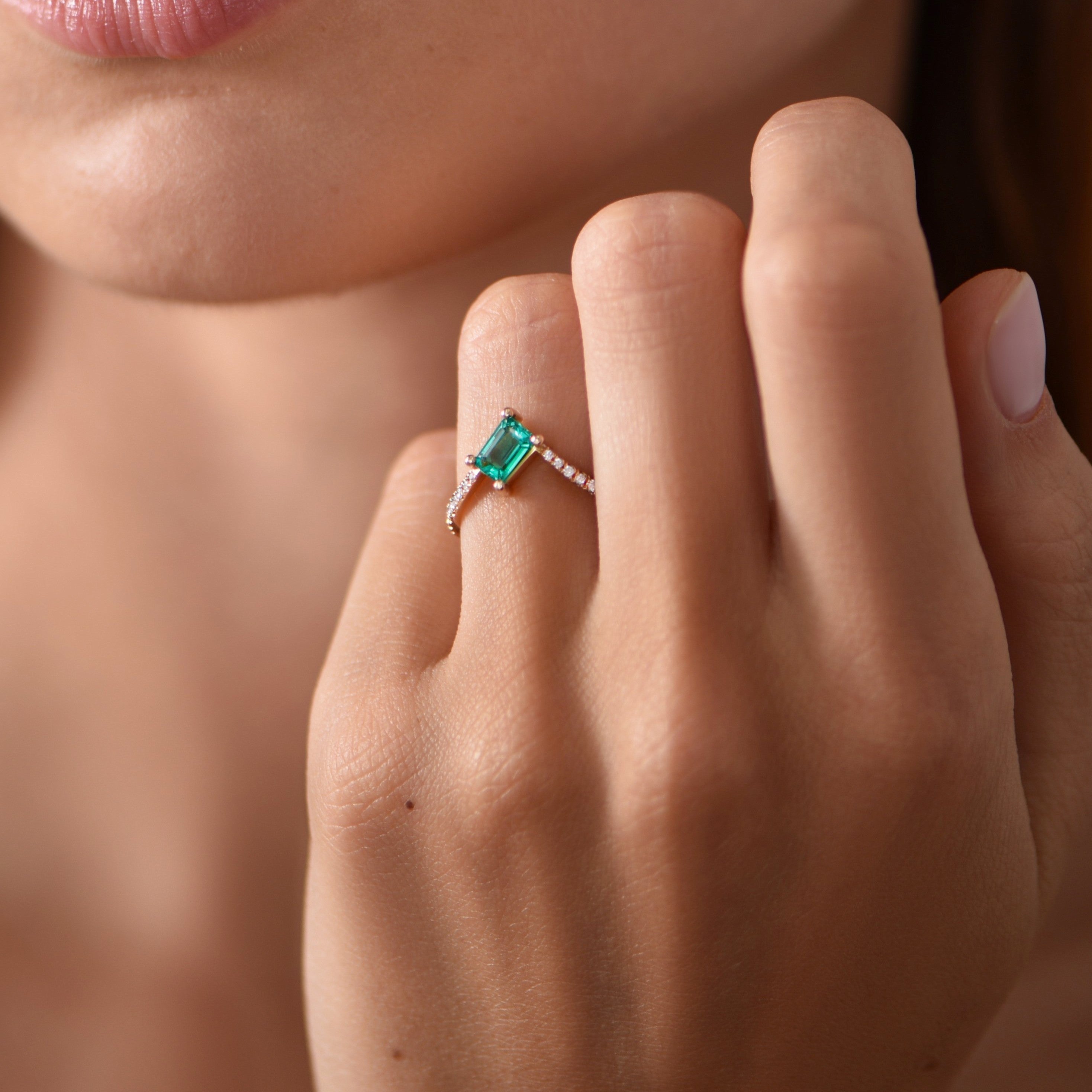 The Fancy Little Ice Skating Girl green 0.75 carat - Red Gold 18k