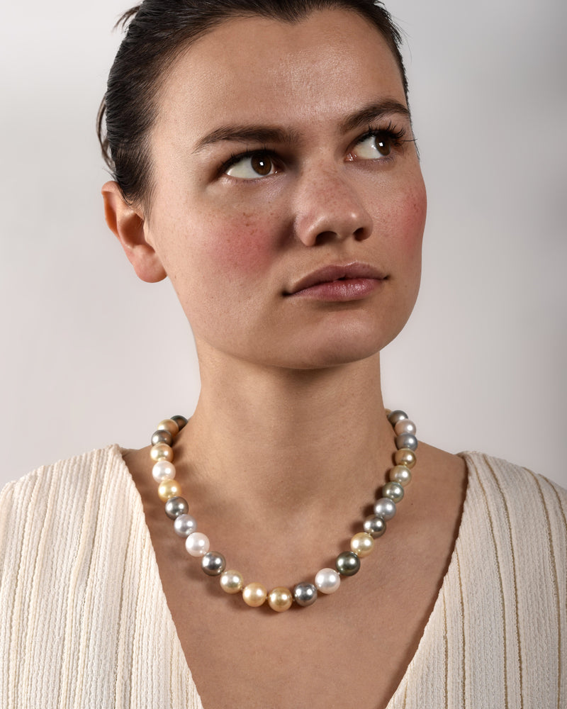 Southeast Asian multi-colored pearl necklace 
