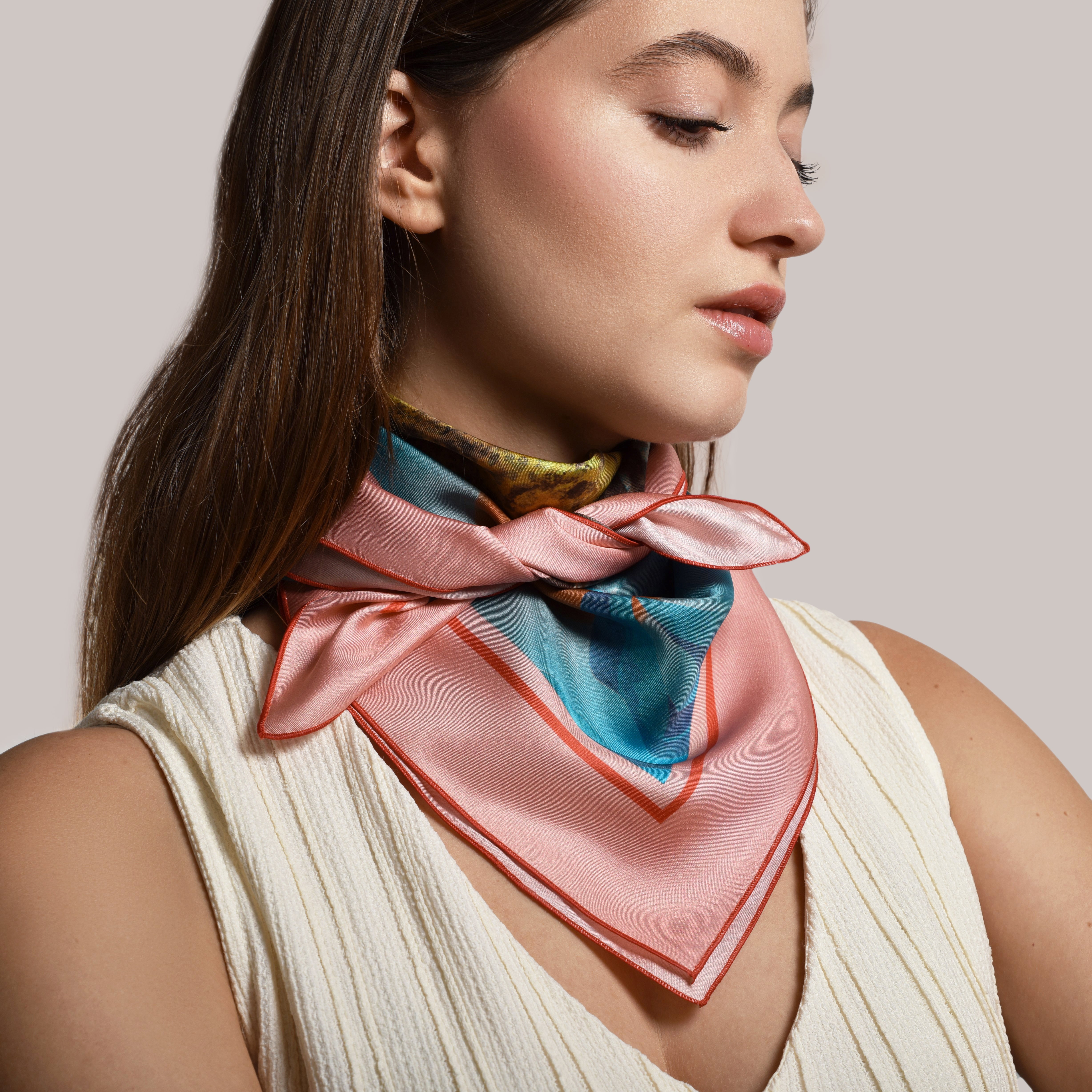 Foulard carré en soie : Rose - AGUADEORO