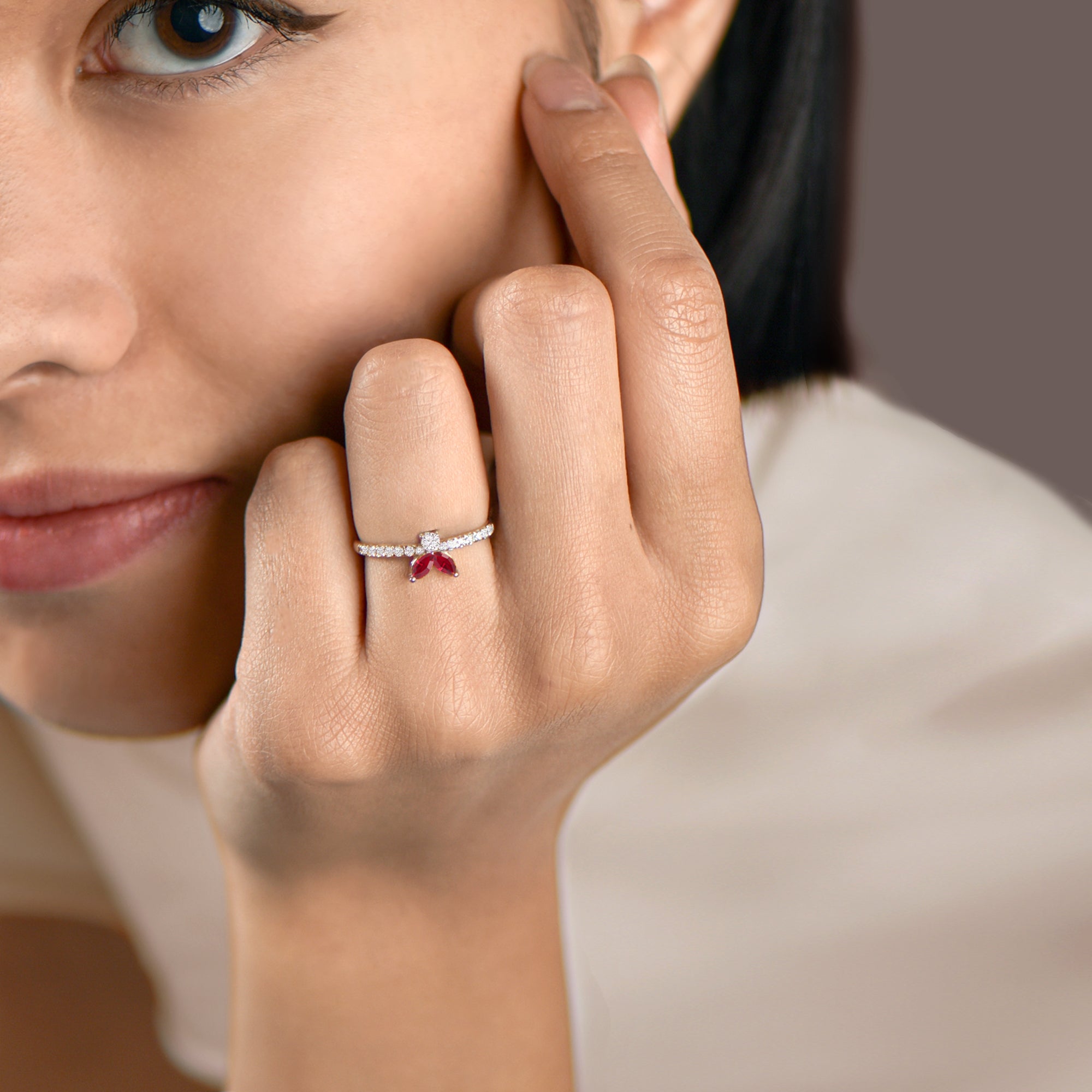 The Fancy Little Bee Rubis 0.20 carats - or jaune 18k - AGUADEORO