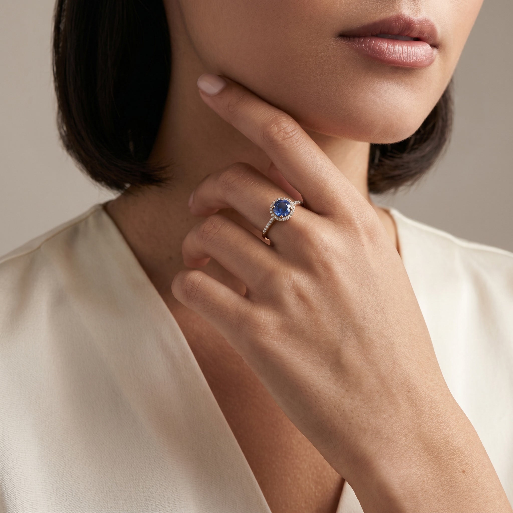 Pretty Blue Eyes - 0.80 Karat - Platin 950